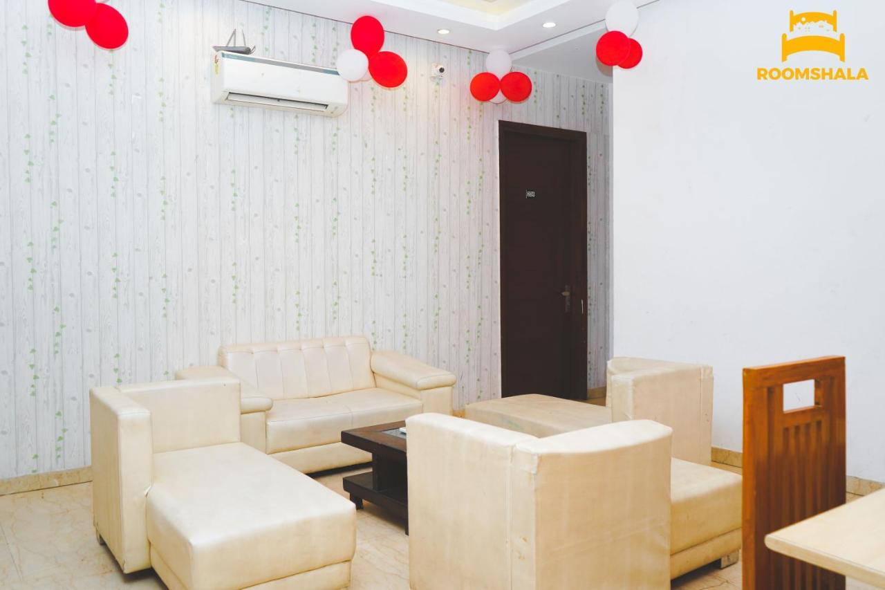Hotel Ls 21 Badshahpur Bagian luar foto
