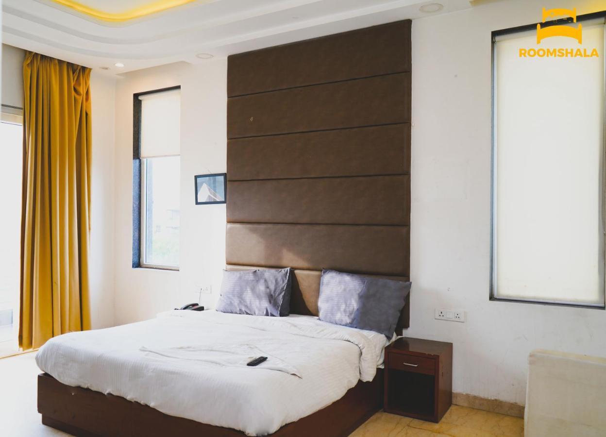 Hotel Ls 21 Badshahpur Bagian luar foto
