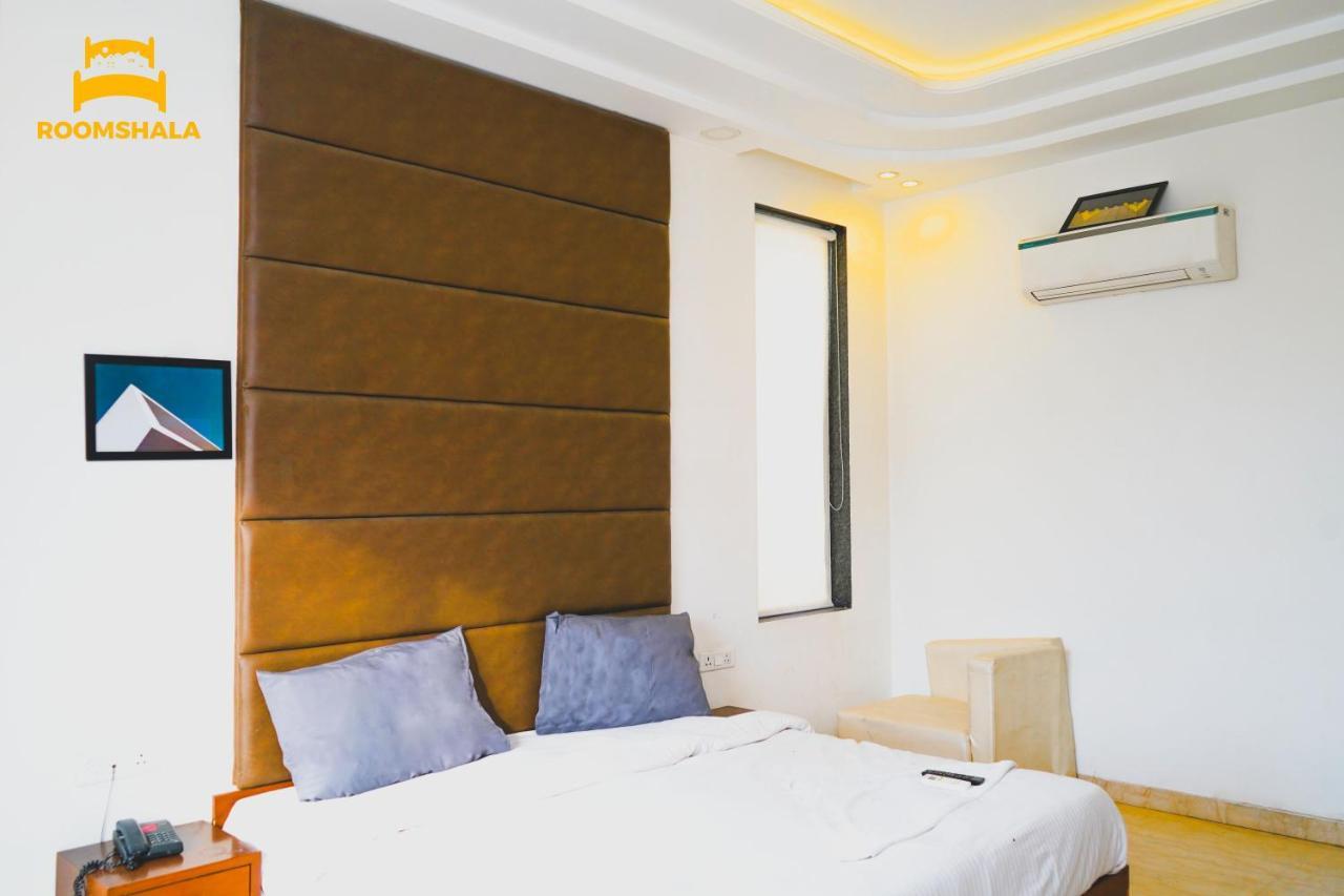 Hotel Ls 21 Badshahpur Bagian luar foto